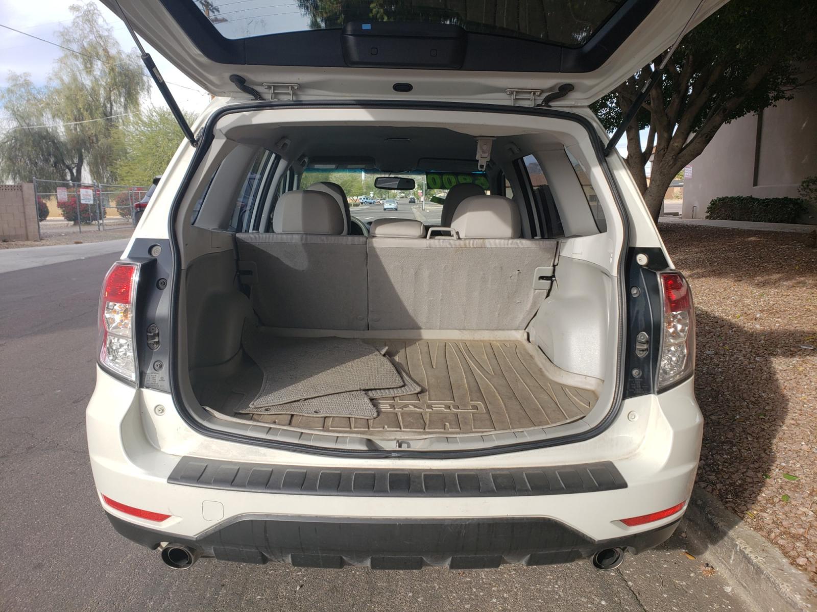 2010 WHITE /gray Subaru Forester (JF2SH6BC3AH) with an 2.4L L4 DOHC 16V engine, 5-Speed Automatic transmission, located at 323 E Dunlap Ave., Phoenix, AZ, 85020, (602) 331-9000, 33.567677, -112.069000 - 2010 Subaru Forester,......EXCELLENT condition,.... Ice Cold A/C, Gray interior with lite gray cloth seats in near perfect condition, New brakes, Tune up, Stereo/CD Player, Satellite compatible, This suv is gorgeous inside and out, Incredible gas mileage! Arizona title , Runs and Drives Excellent... - Photo #16